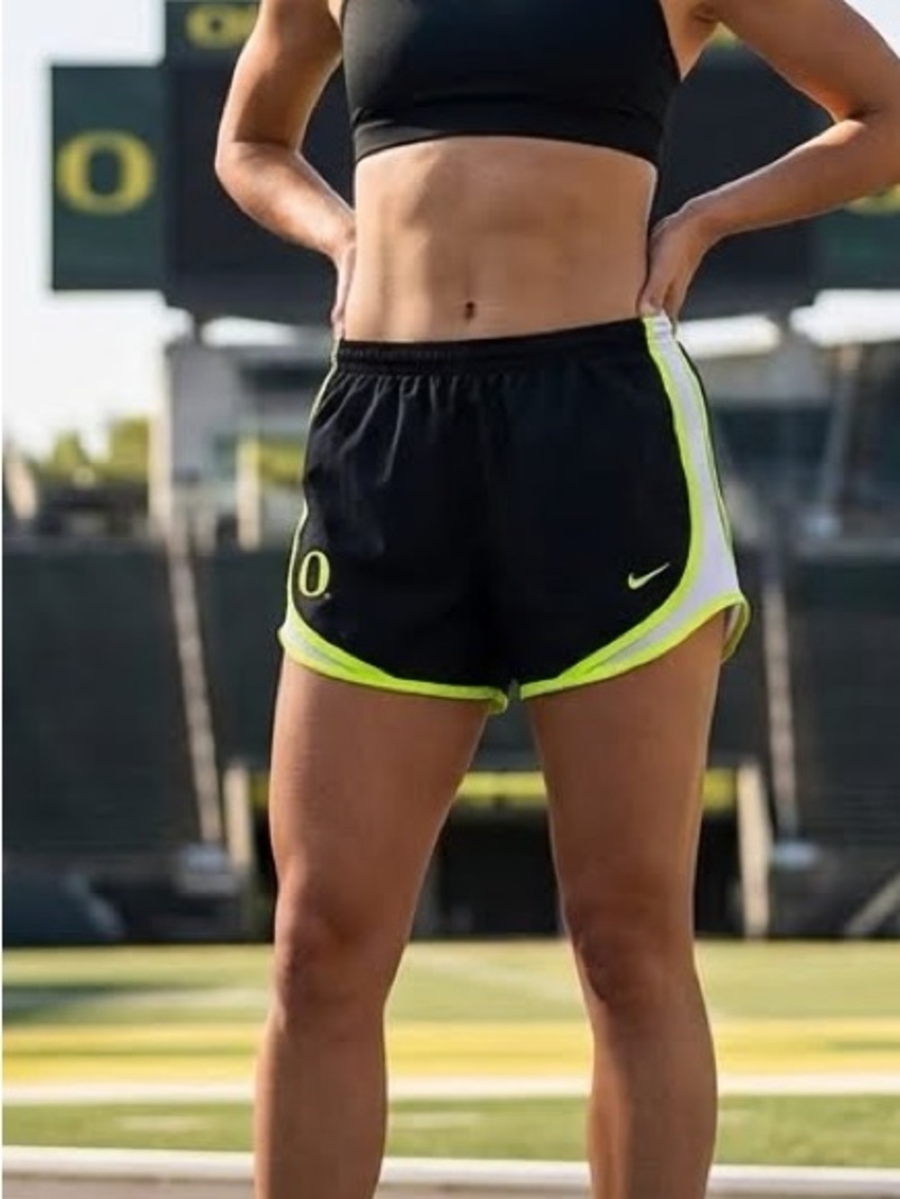 Women's Nike Oregon Ducks Dri-Fit Tempo Shorts - Size L